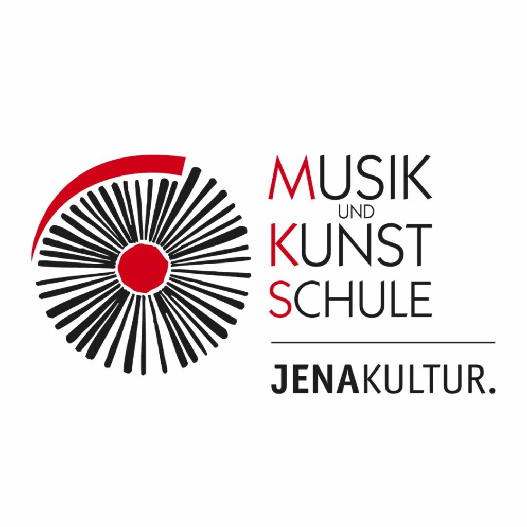 Musik- und Kunstschul Jena-Schriftzug mit schwarzen Buchstaben und Roten Anfangsbuchstaben, daneben befindet sich eine Art Kreis mit Strichen, darunter ein Trennstrich und eine Unterzeile "JENAKULTUR."